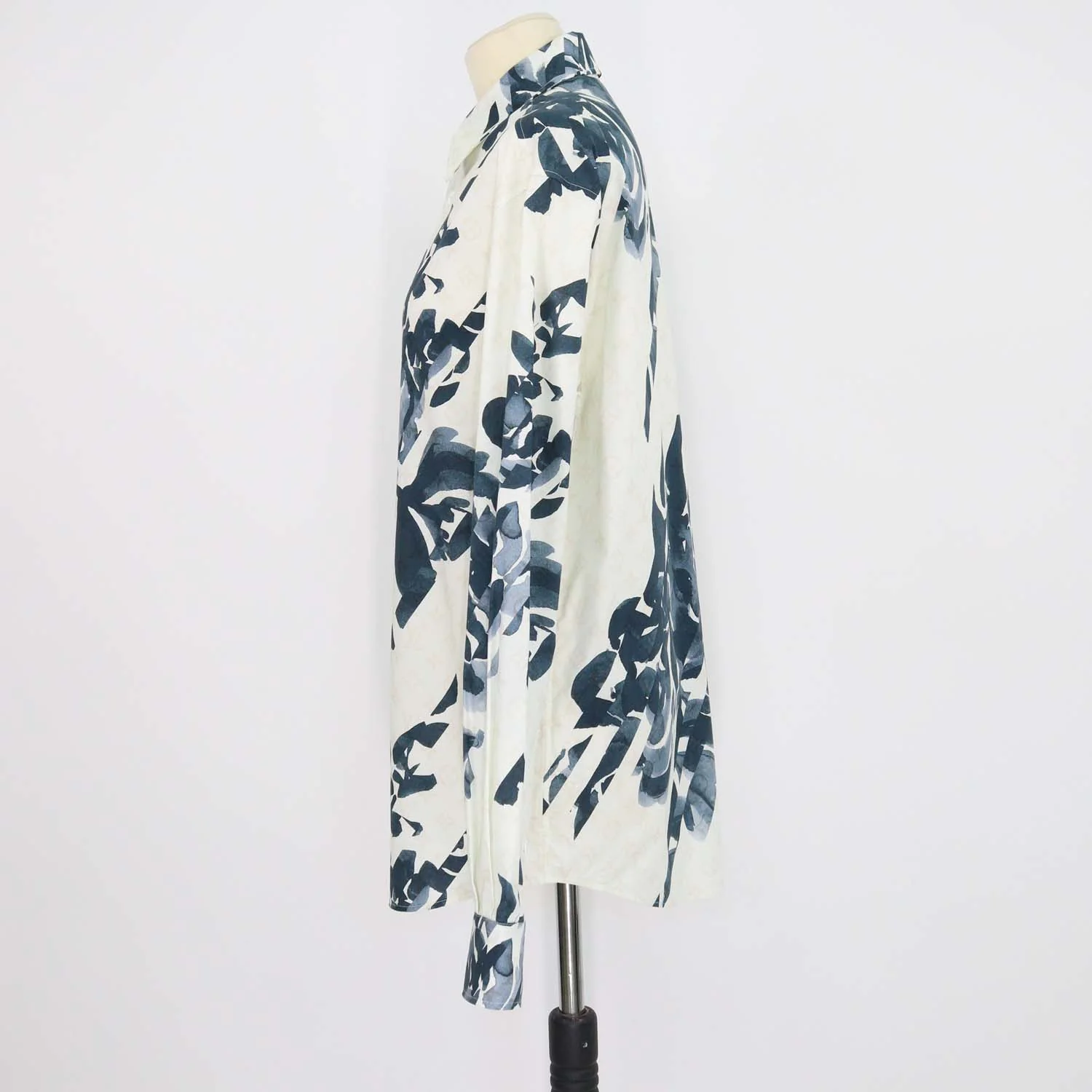 Louis Vuitton White, Blue Cotton Flower Monogram Long Sleeve Shirt